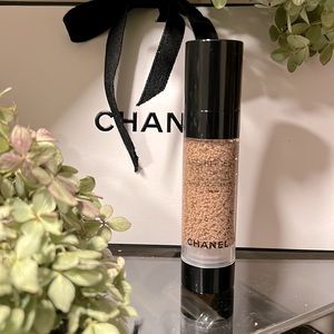 Chanel Les Beiges Water-Fresh Complexion Touch B20